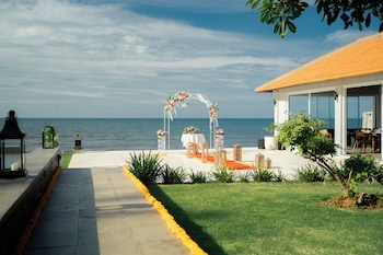 seaside oceana suites by mahaprana