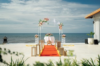 seaside oceana suites by mahaprana