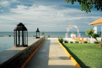 seaside oceana suites by mahaprana
