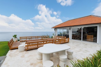 seaside oceana suites by mahaprana