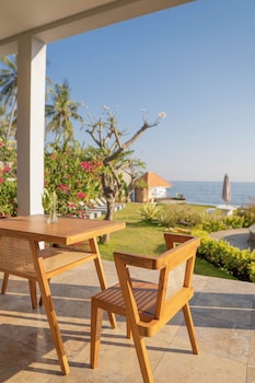seaside oceana suites by mahaprana