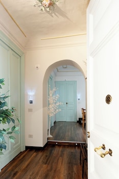 Holiday Lux Boutique Room,,4 star