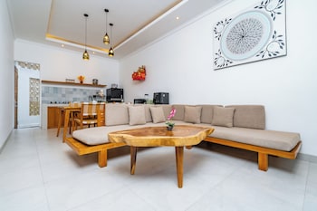 Made Ubud Villa,,4 star