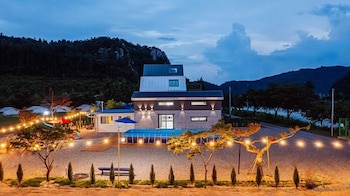 jayeonsog gong gan