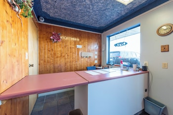 Blue Horse Motel,,3 star
