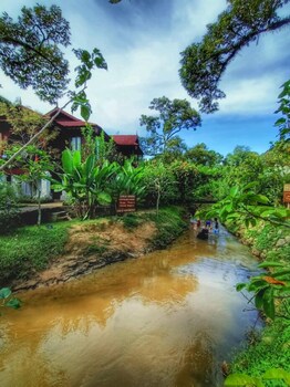 Bagas Zakariah Orchard Lodge,,3 star