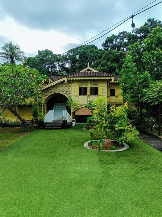 bagas zakariah orchard lodge