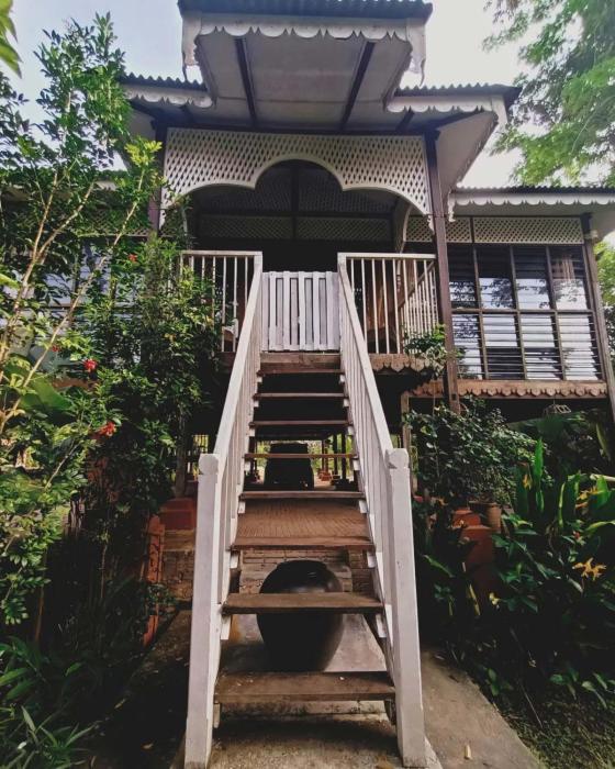 bagas zakariah orchard lodge