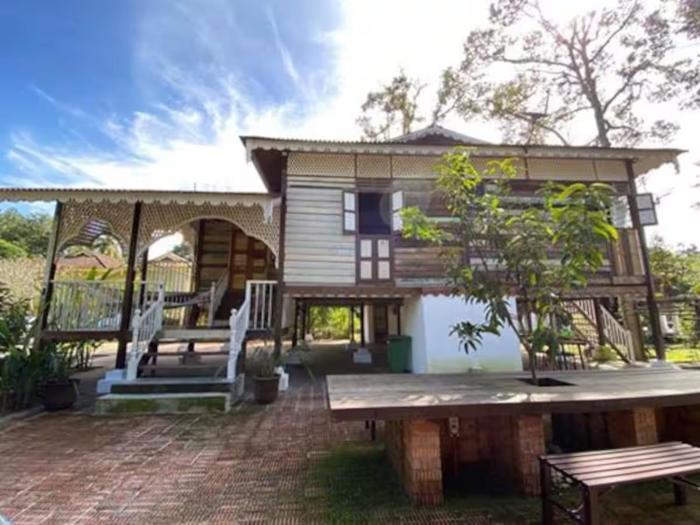 bagas zakariah orchard lodge
