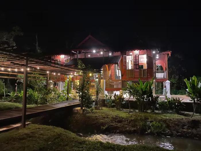 bagas zakariah orchard lodge