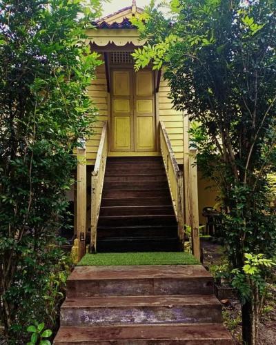 bagas zakariah orchard lodge
