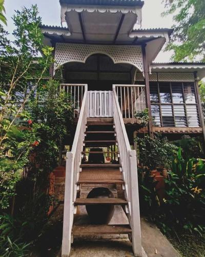 bagas zakariah orchard lodge
