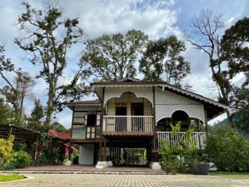 bagas zakariah orchard lodge