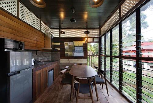 bagas zakariah orchard lodge