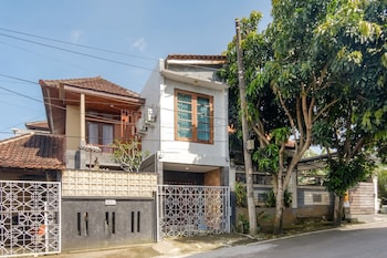 Jasmine Villa By Twospaces Jimbaran,,3 star