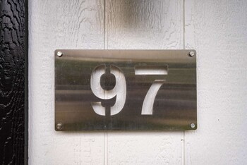 chic city retreat 97 sleeps 2