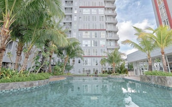 Spacious 2Br With Working Room At Vida View Makassar Apartment,,3 star