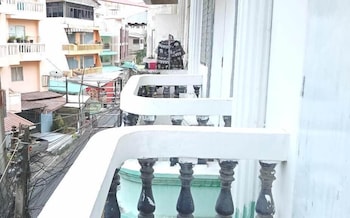 marine guest house encore