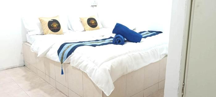 marine guest house encore