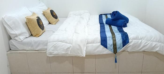 marine guest house encore