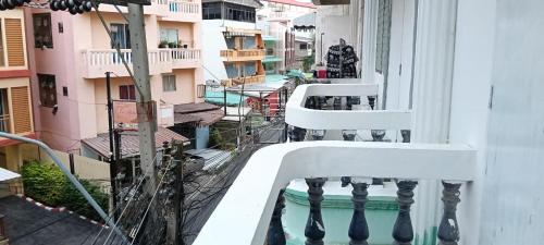 marine guest house encore