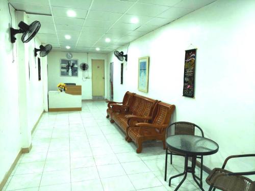 marine guest house encore
