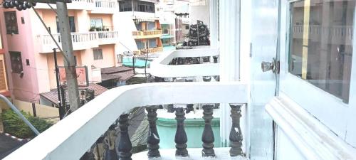 marine guest house encore