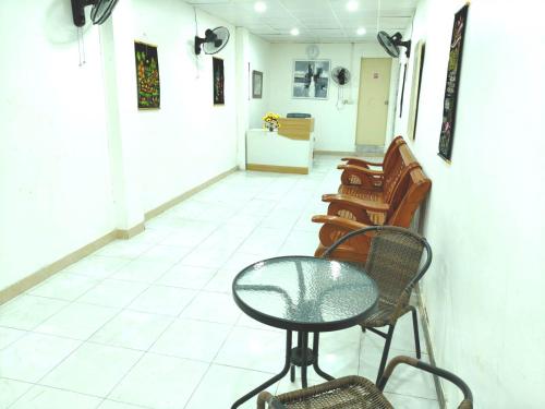 marine guest house encore