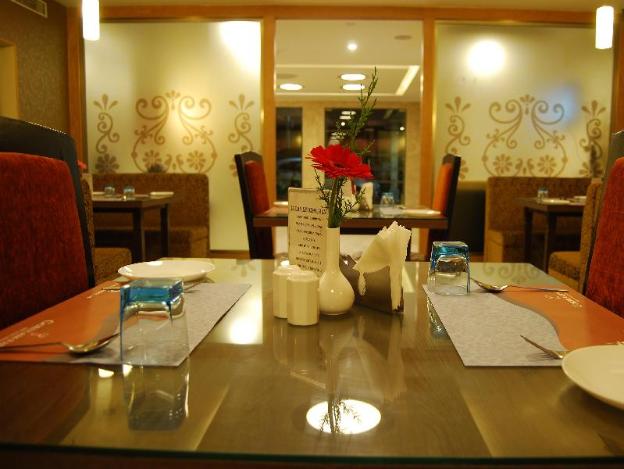 hotel gokulam park