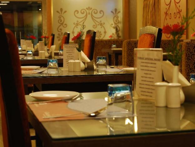 hotel gokulam park