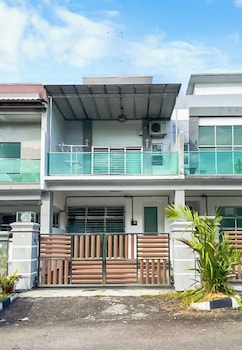 4 Bedroom Landed House,,3 star