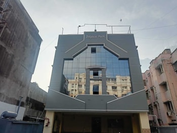 the dolphin park hotel