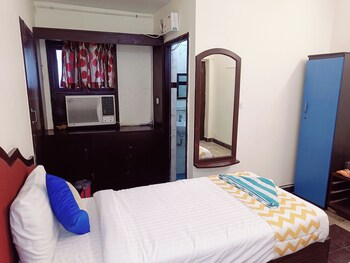 the dolphin park hotel