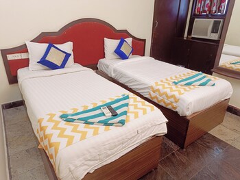 the dolphin park hotel