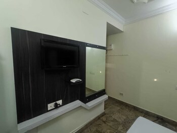 the dolphin park hotel