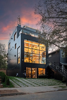 the halifax rooftop home furnished