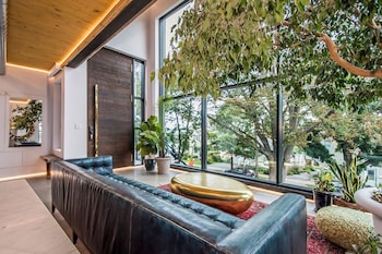 the halifax rooftop home furnished