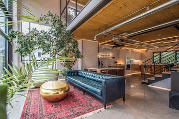 the halifax rooftop home furnished