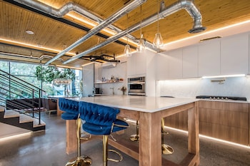 the halifax rooftop home furnished