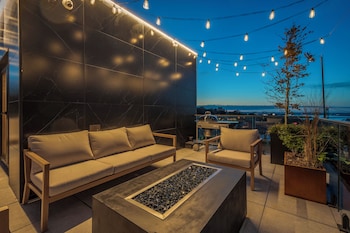 the halifax rooftop home furnished