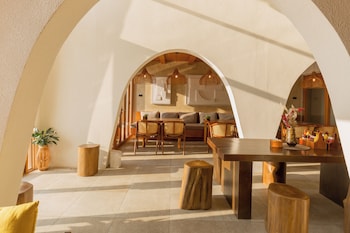 tasana bar and luxury resort