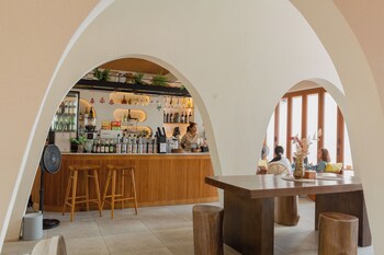tasana bar and luxury resort