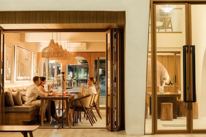 tasana bar and luxury resort