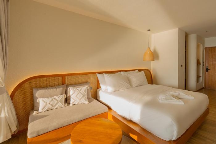 tasana bar and luxury resort