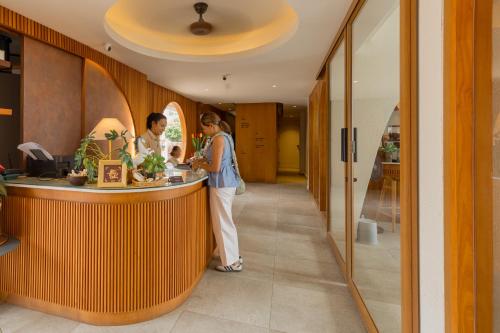 tasana bar and luxury resort