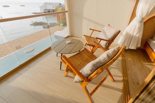 tasana bar and luxury resort