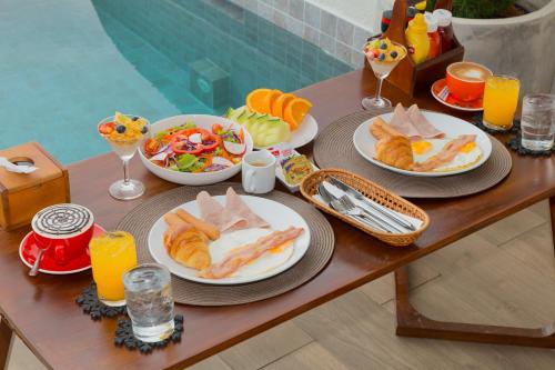 tasana bar and luxury resort