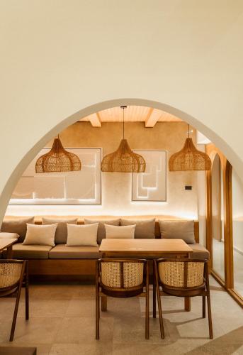tasana bar and luxury resort