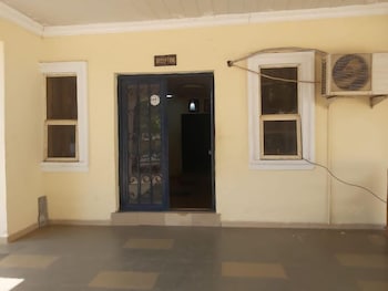 de calmcity guest house