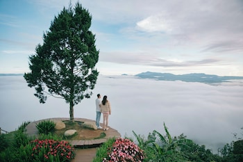 cloud9 and cloud view glamping
